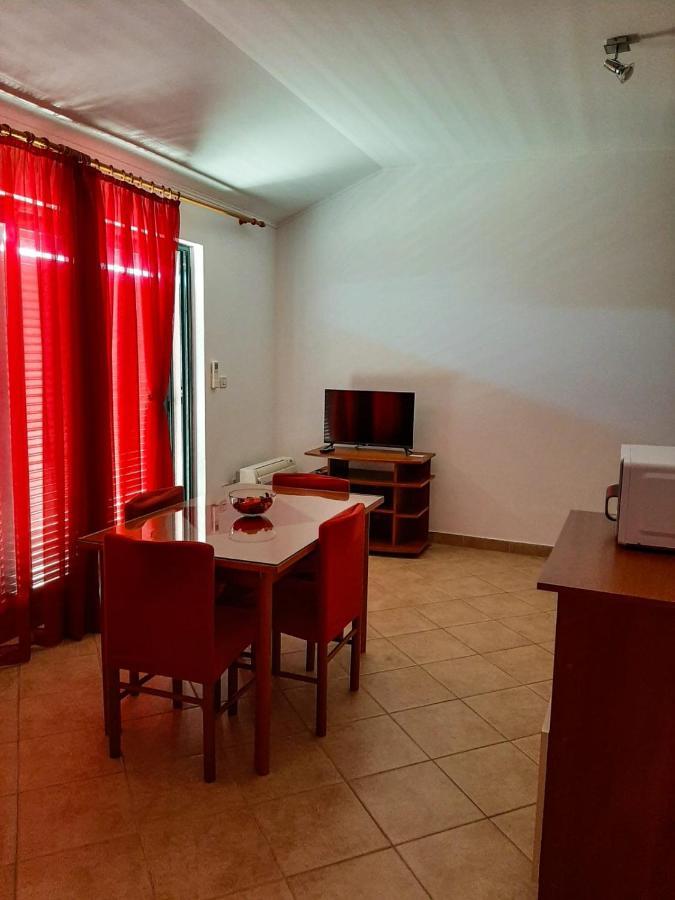 Apartments Cepo Makarska Esterno foto