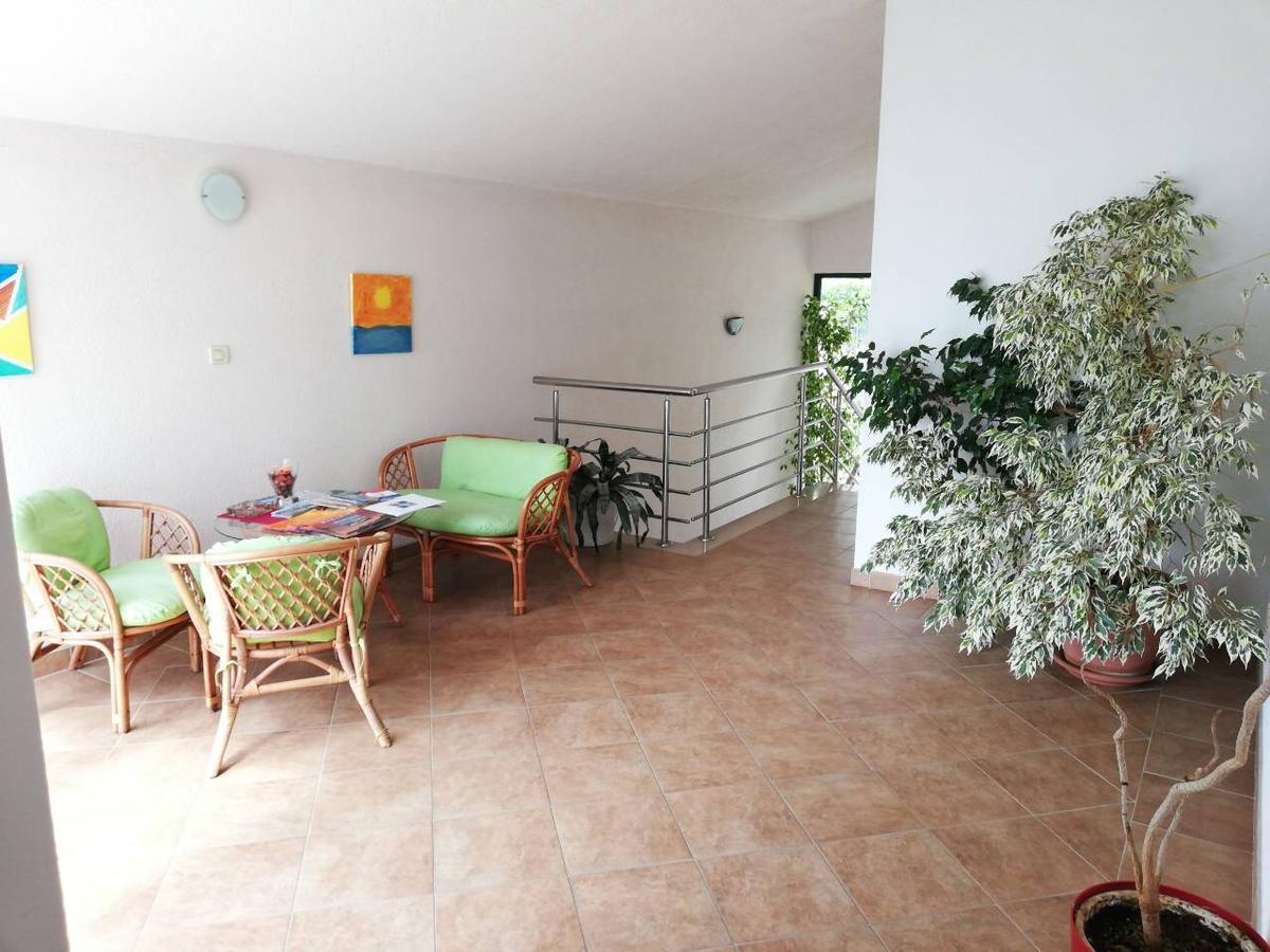 Apartments Cepo Makarska Esterno foto