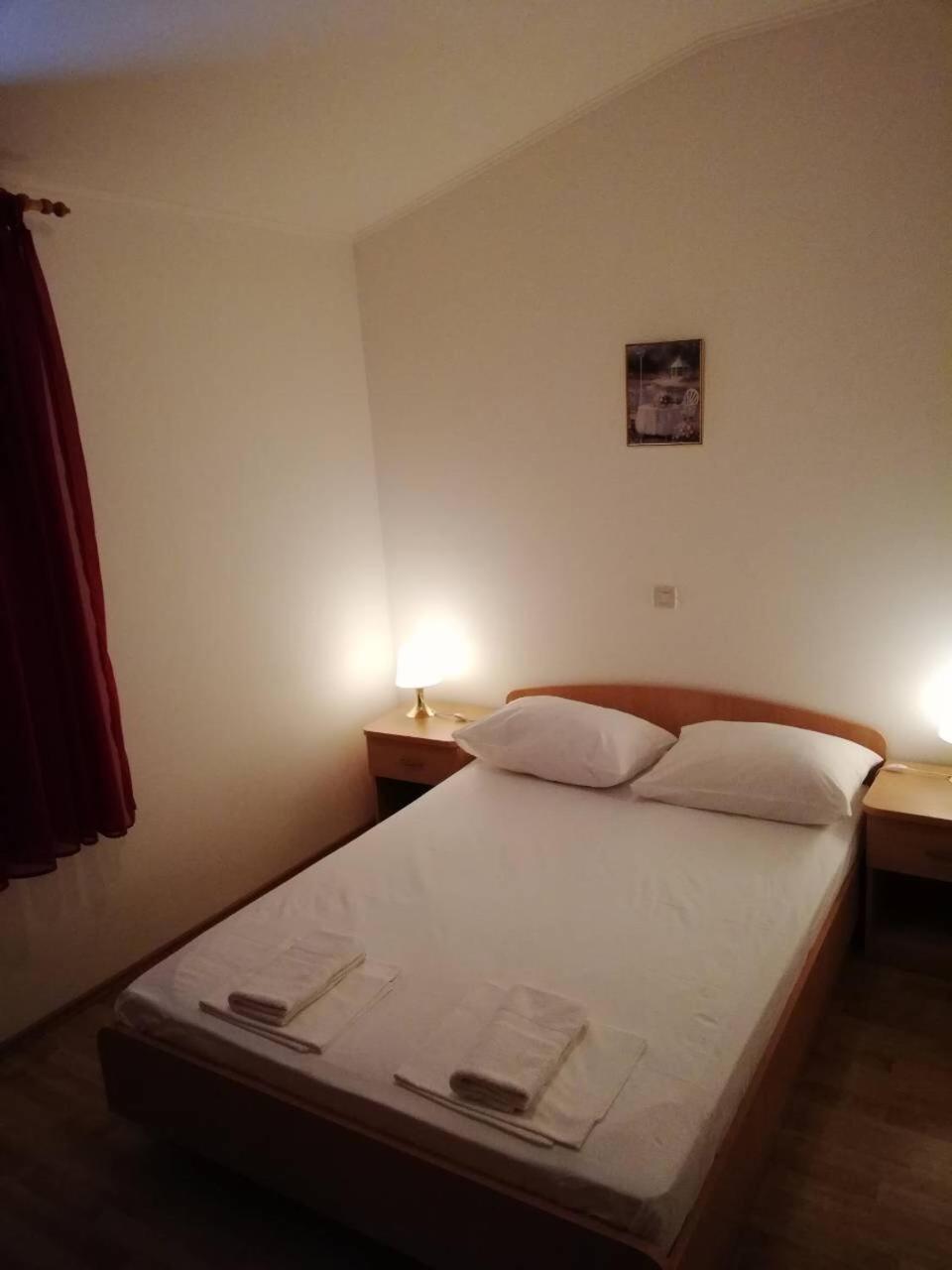 Apartments Cepo Makarska Esterno foto